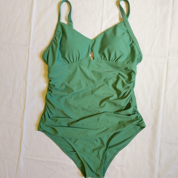 Cupshe Other - Cupshe green rouged one piece swimsuit